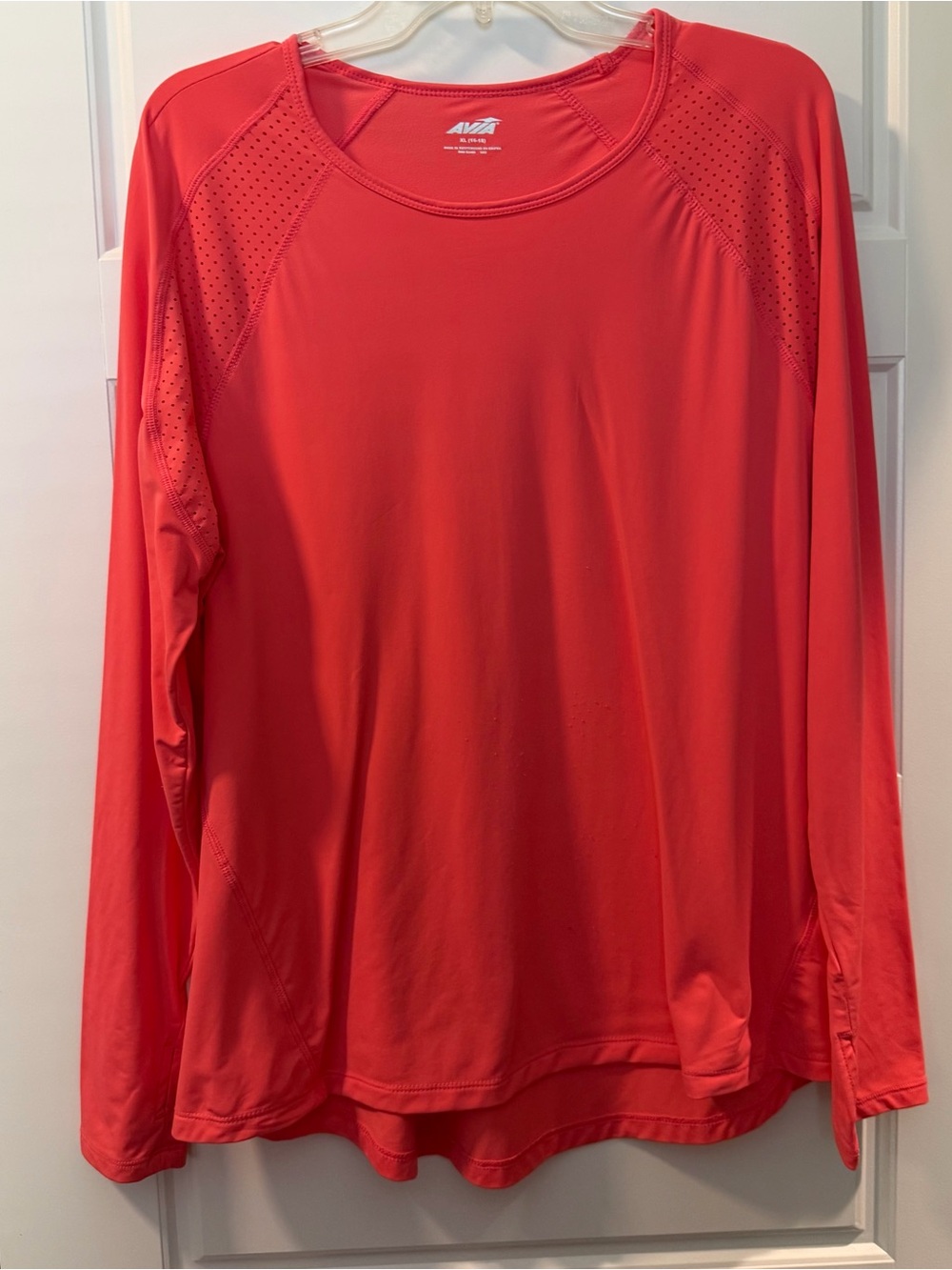 NWOT Avia Coral/Coral Red Long-Sleeve Performance Long Sleeve Tee Size XL